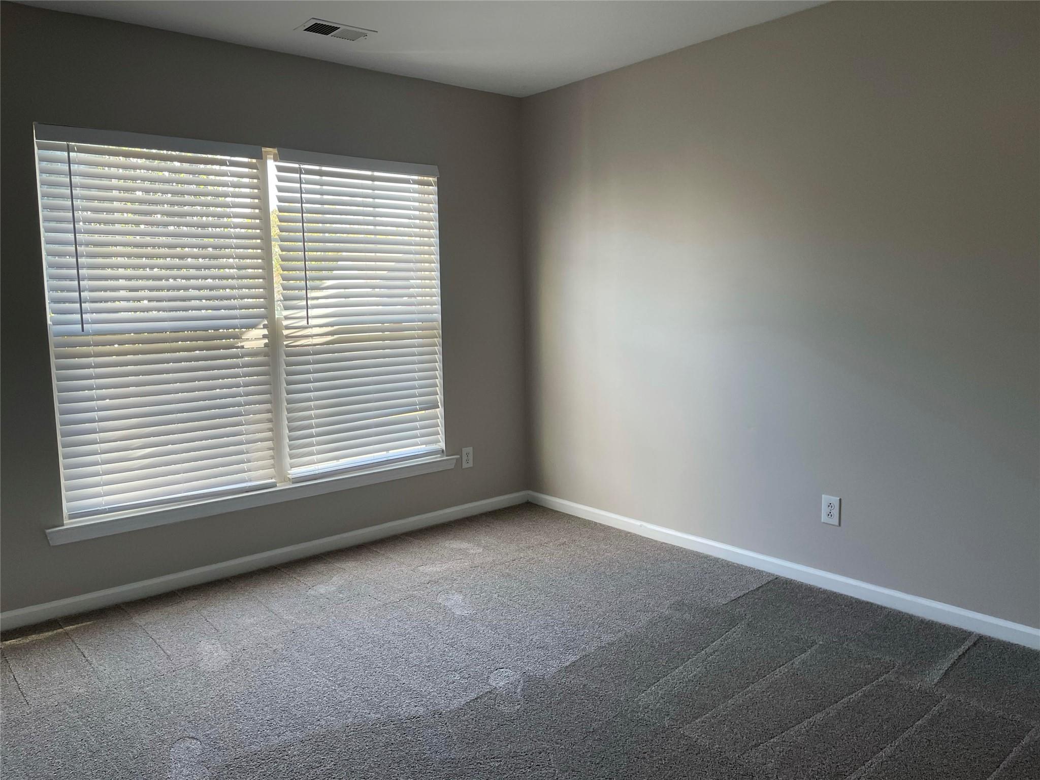 6052 Roseway Court Property Photo 9