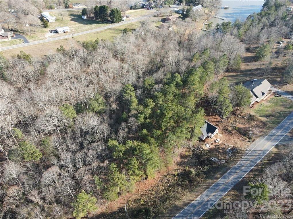 11 White Point Lane Property Photo 2