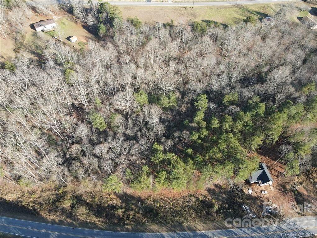 11 White Point Lane Property Photo 4