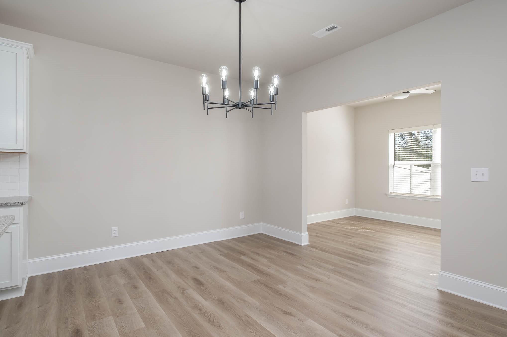 2507 Lynbridge Drive Property Photo 13