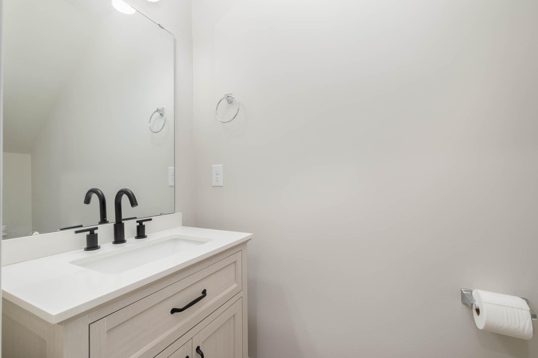 2507 Lynbridge Drive Property Photo 17