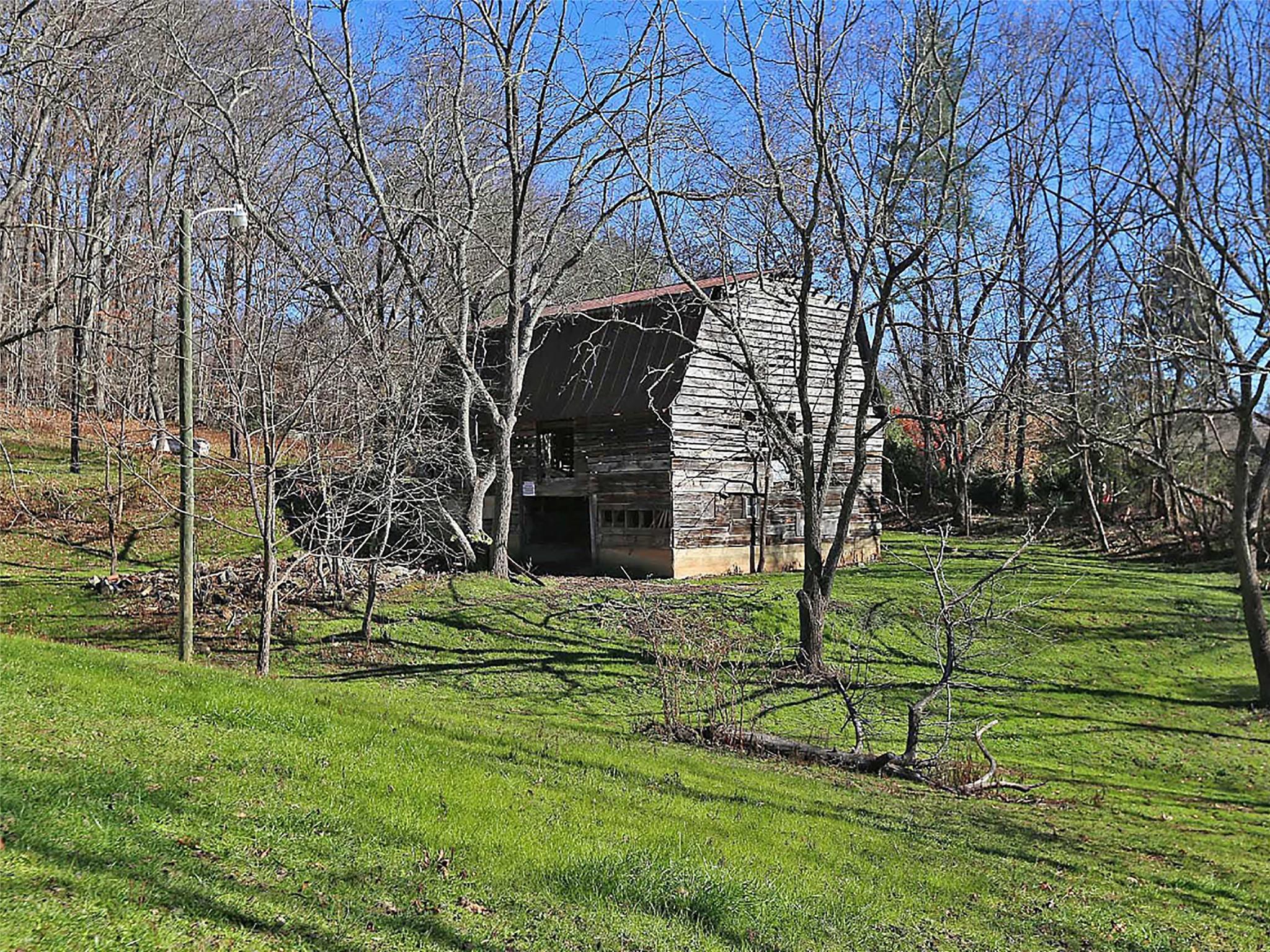 000 Russ Avenue Property Photo 3