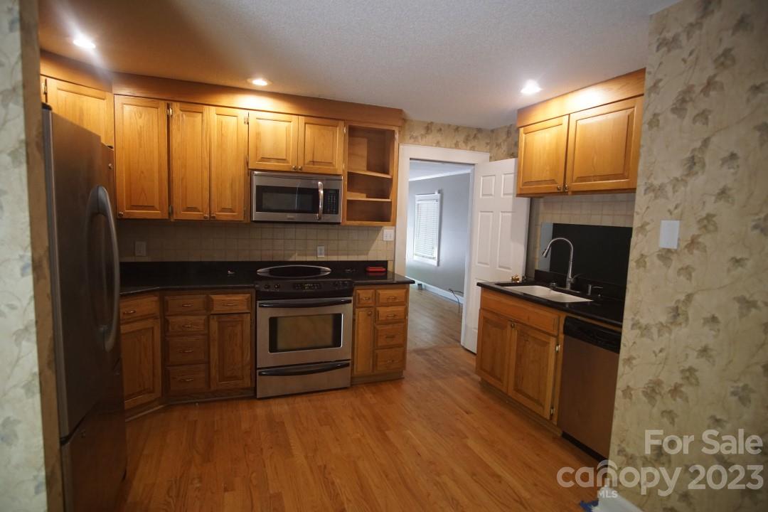 6525 Mooresville Road Property Photo 13