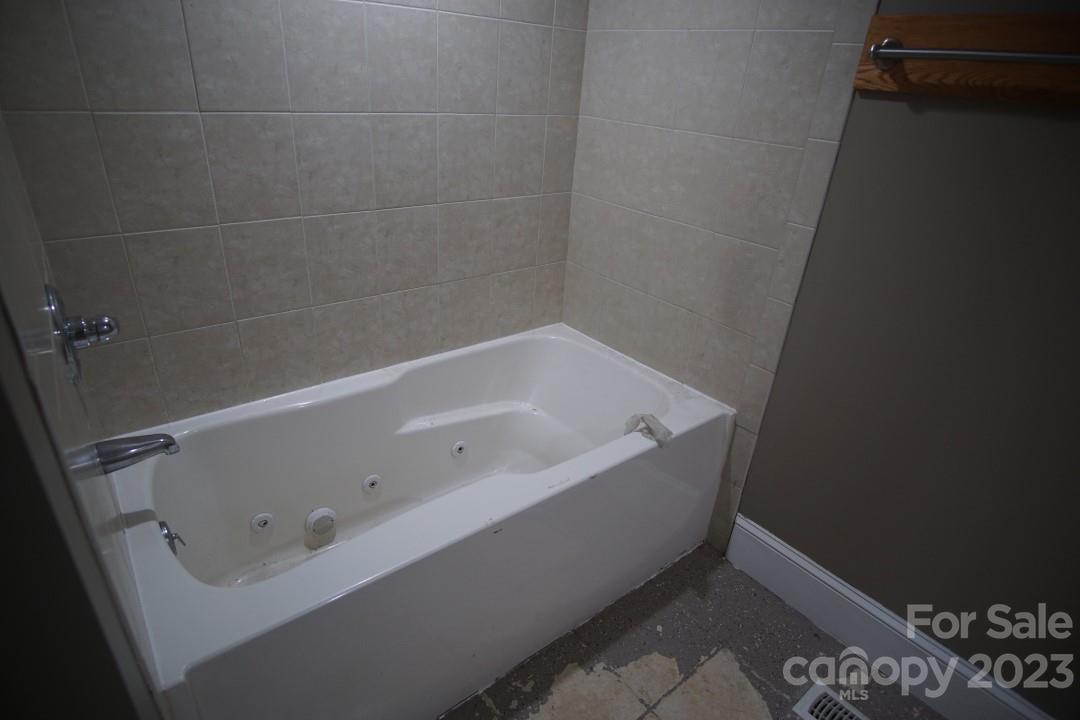 6525 Mooresville Road Property Photo 17