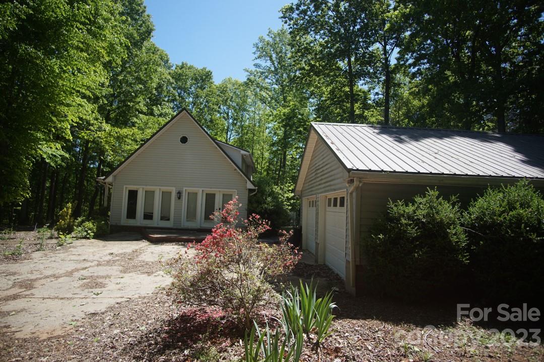 6525 Mooresville Road Property Photo 32