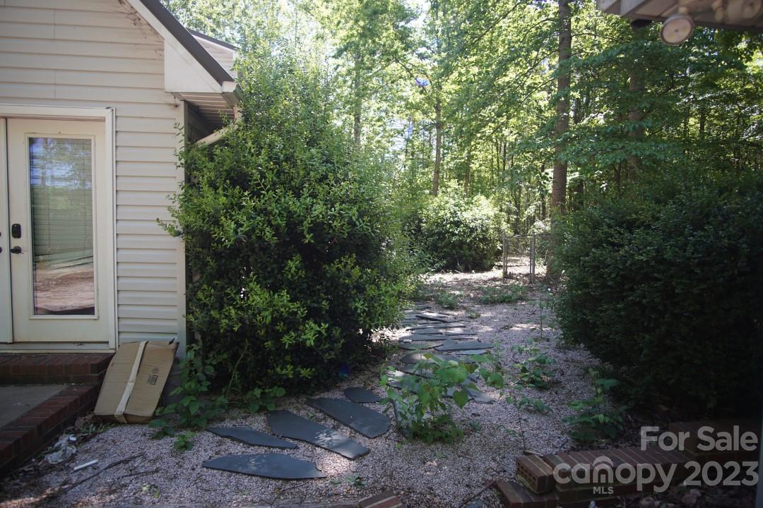 6525 Mooresville Road Property Photo 34