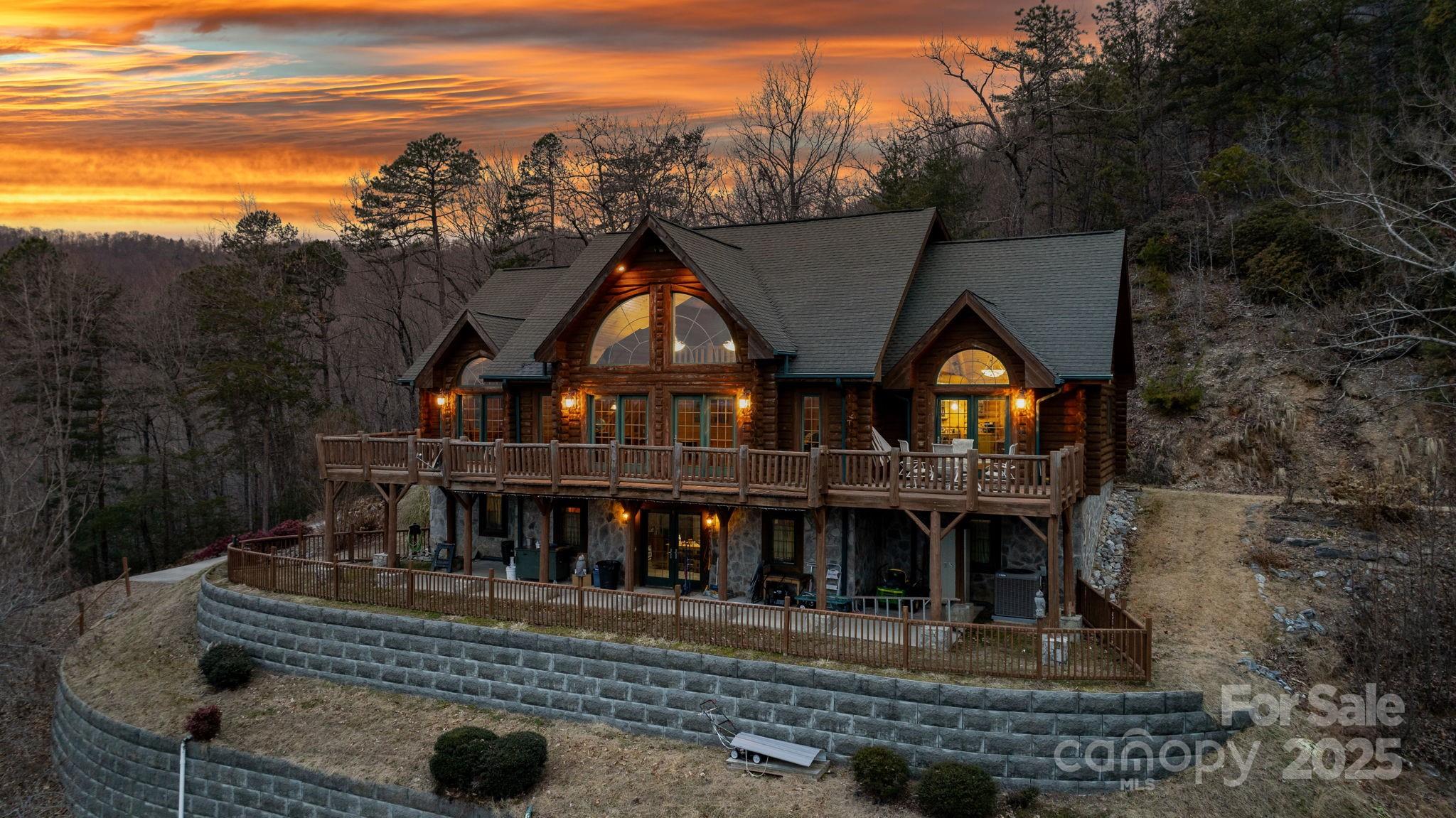2464 Bridle Ridge Way Property Photo