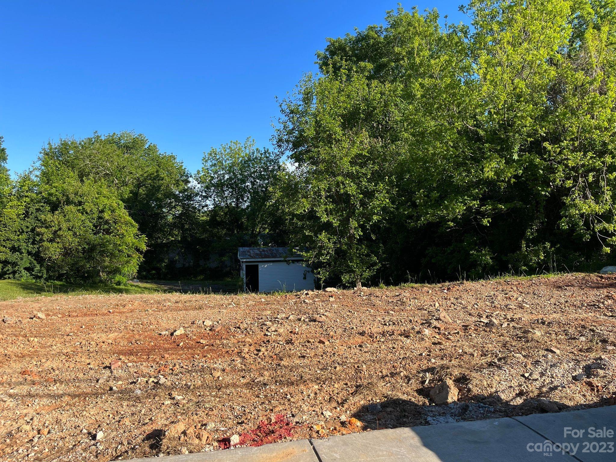 904 N Main Street Property Photo 3