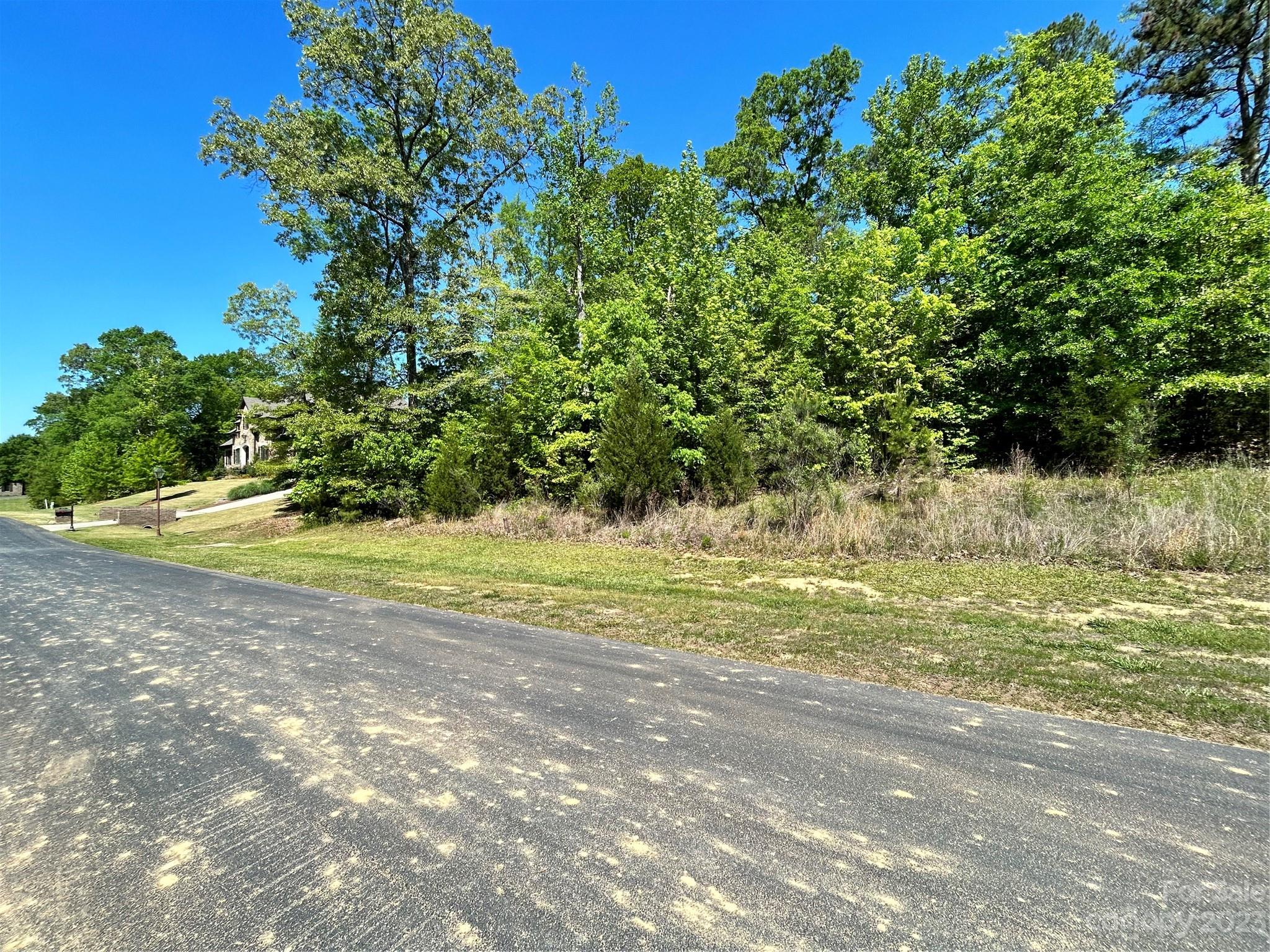 5149 Longbrooke Court Property Photo 4
