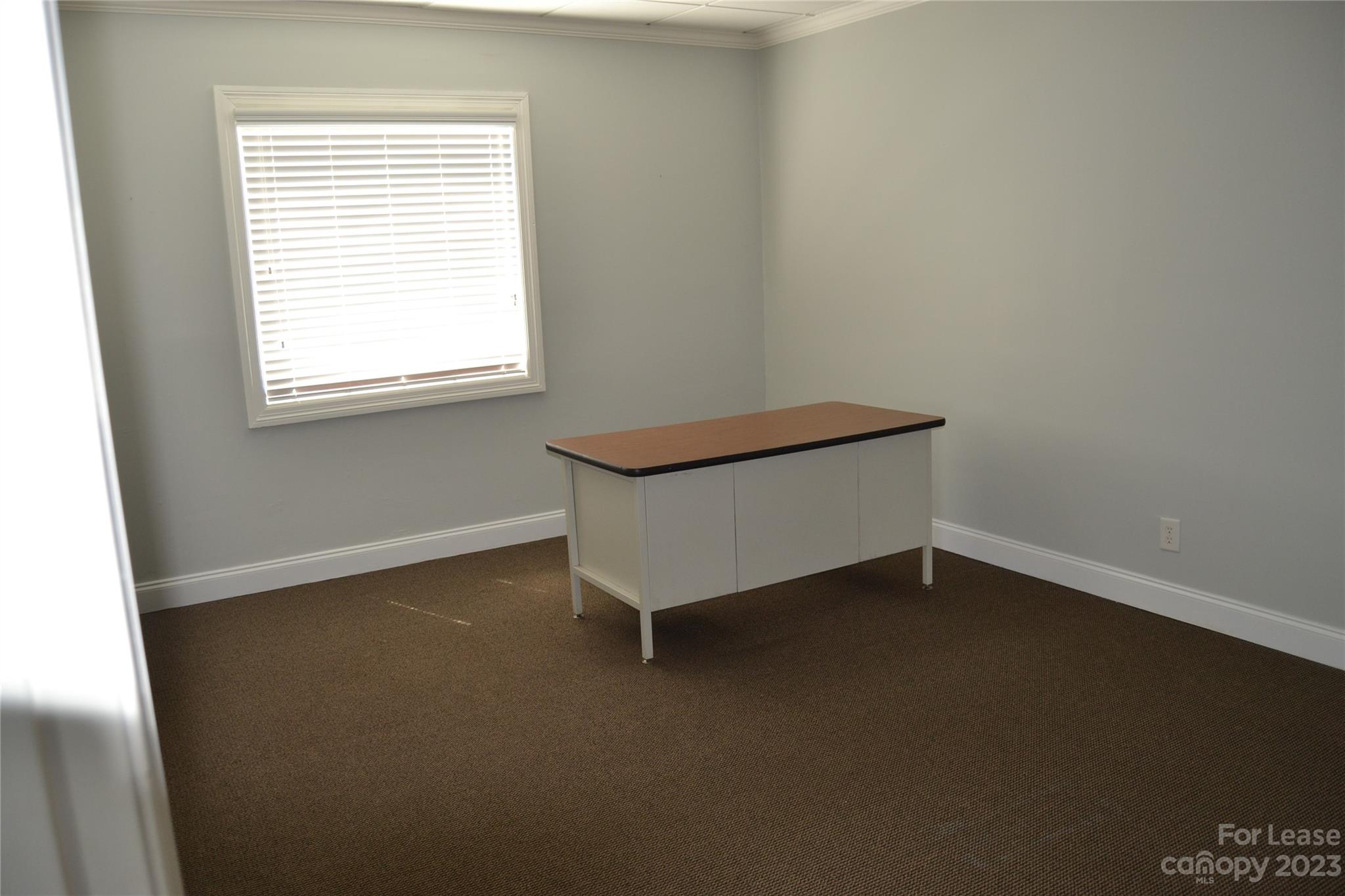 1113 E Ozark Avenue Property Photo 7