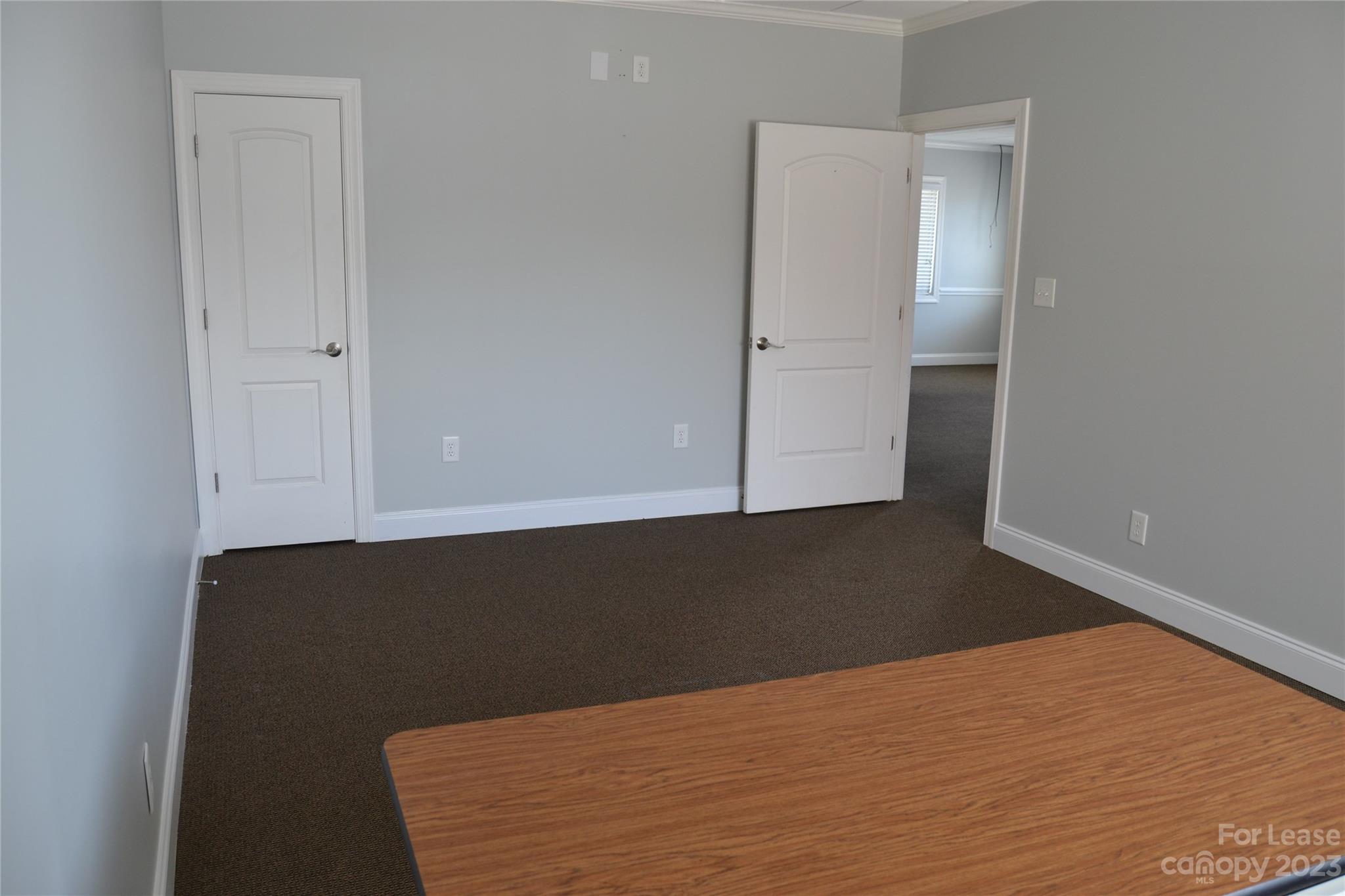 1113 E Ozark Avenue Property Photo 8