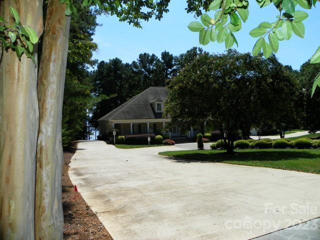 216 Heron Bay Drive Property Photo 4