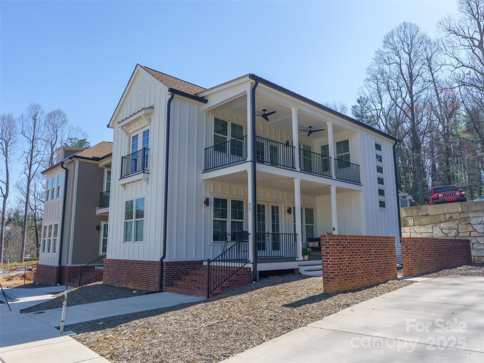 55 Skyvue Court E Property Photo 1