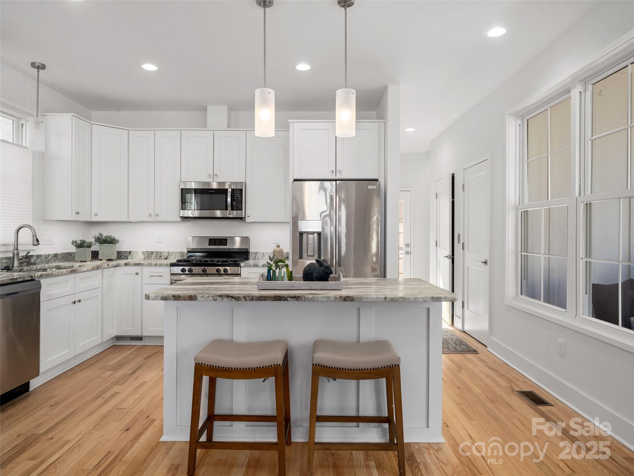 55 Skyvue Court E Property Photo 11