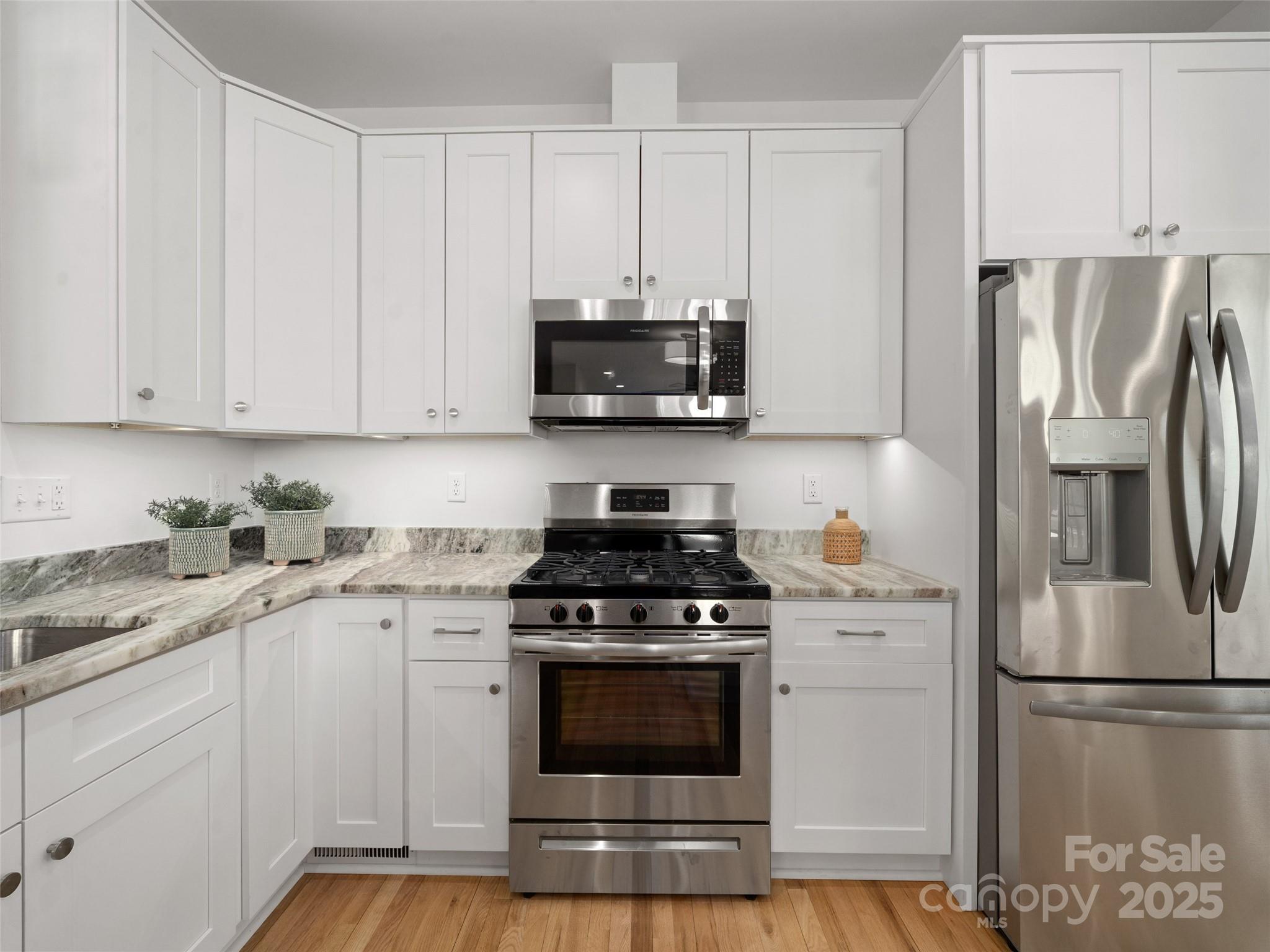 55 Skyvue Court E Property Photo 12