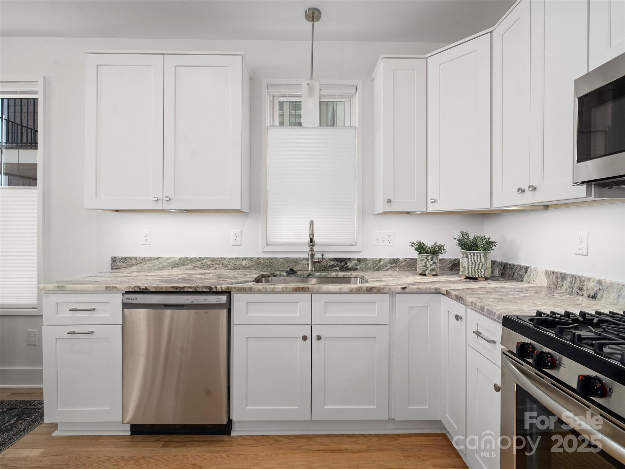 55 Skyvue Court E Property Photo 13