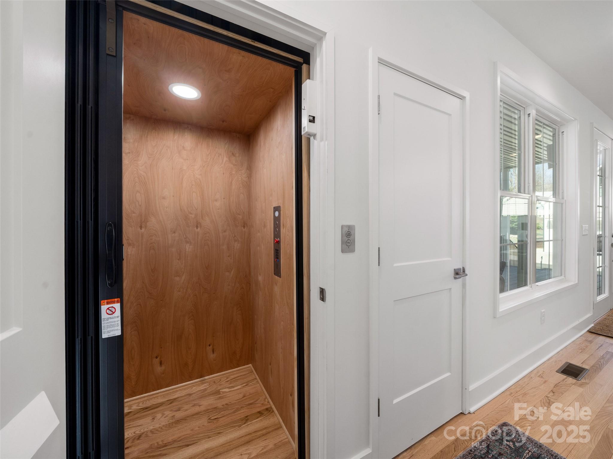 55 Skyvue Court E Property Photo 15