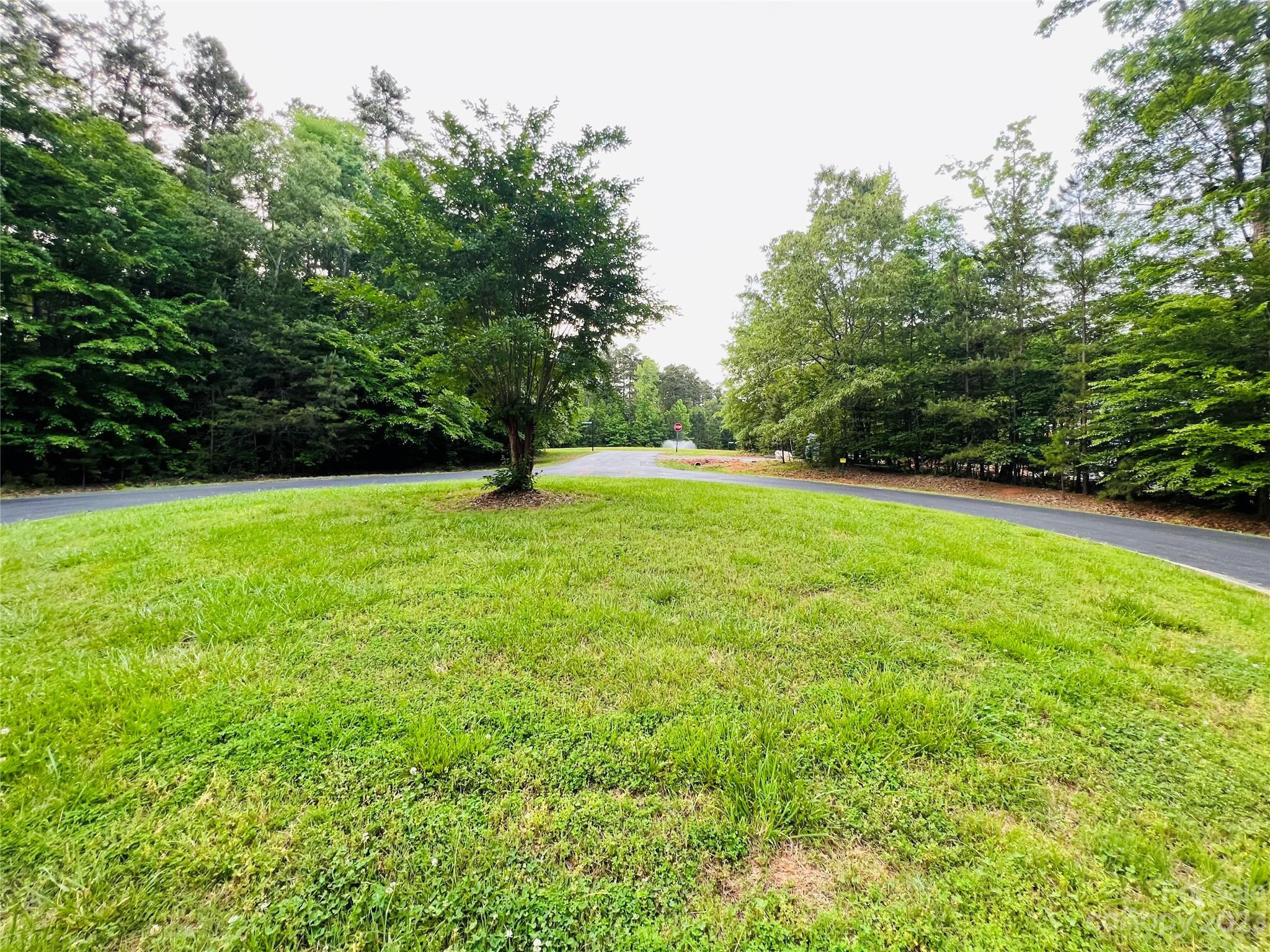 127 Admirals Court Property Photo 3