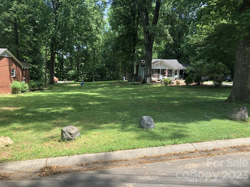 1716 Seifert Circle Property Photo 1