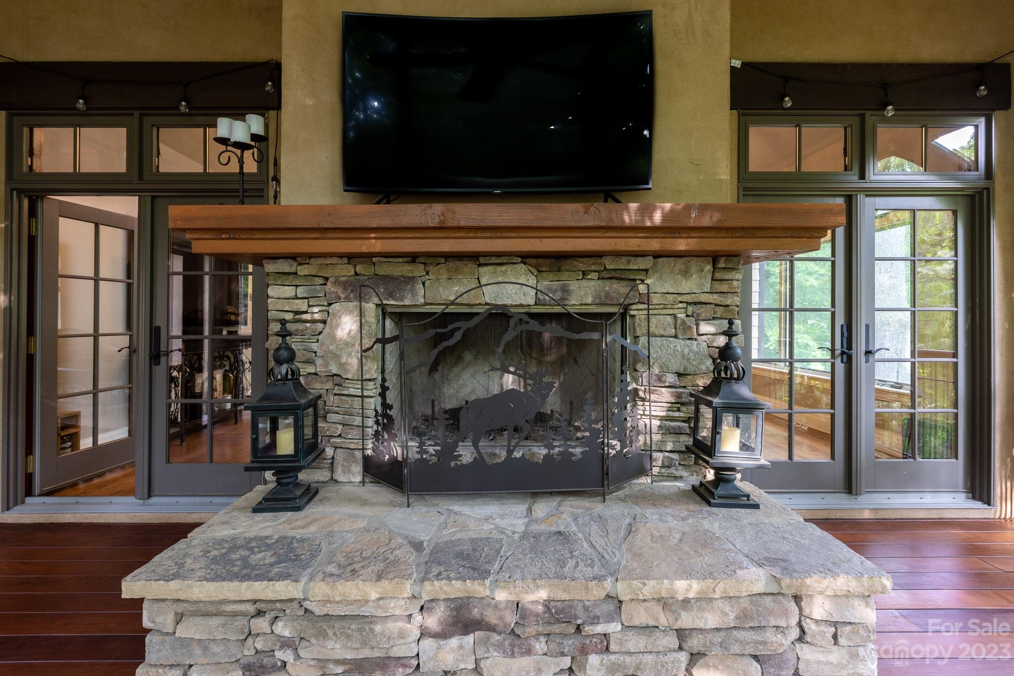 18 Running Creek Trail Property Photo 9
