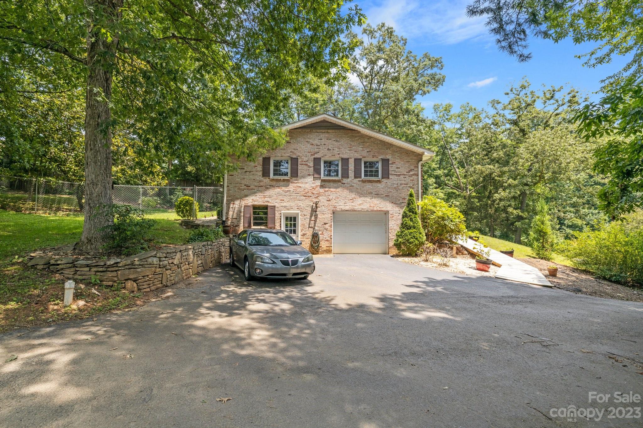 124 New Rockwood Road Property Photo 2