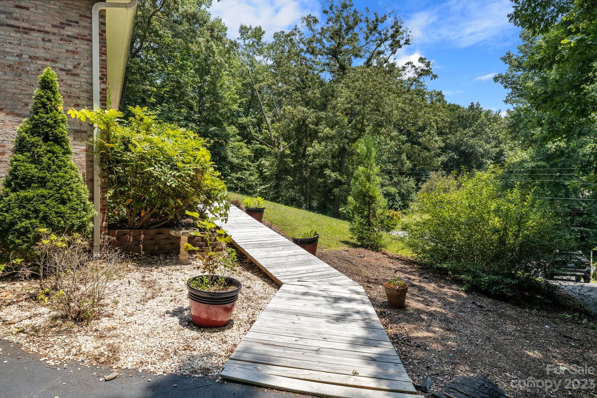124 New Rockwood Road Property Photo 12