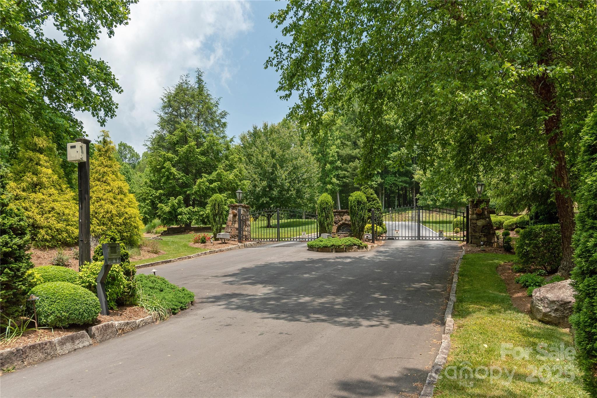 100 Ivywood Lane Property Photo 10