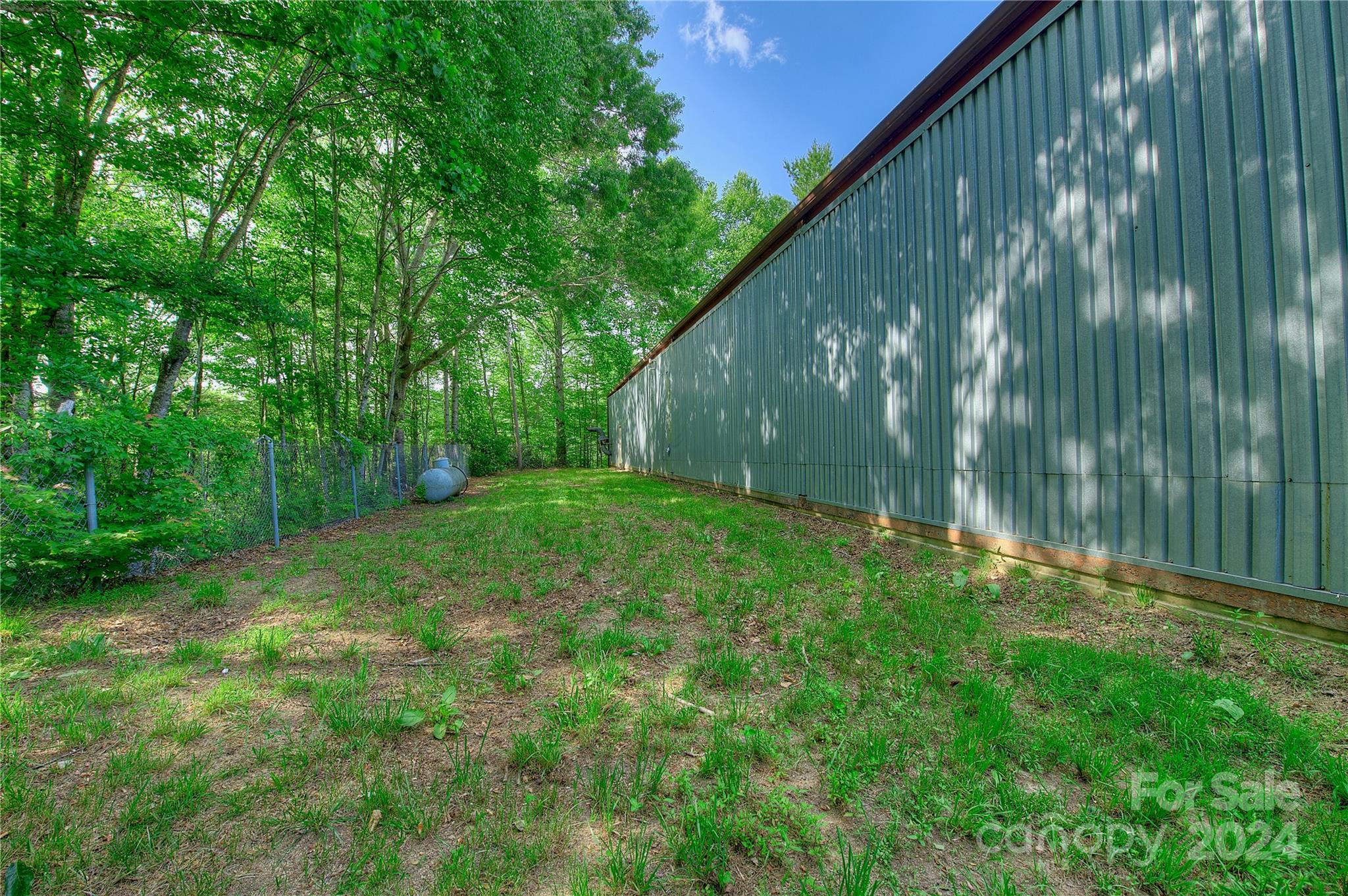350 Henredon Road Property Photo 5