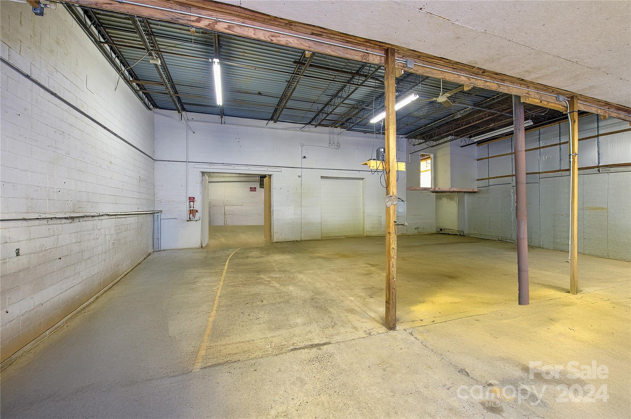 350 Henredon Road Property Photo 13