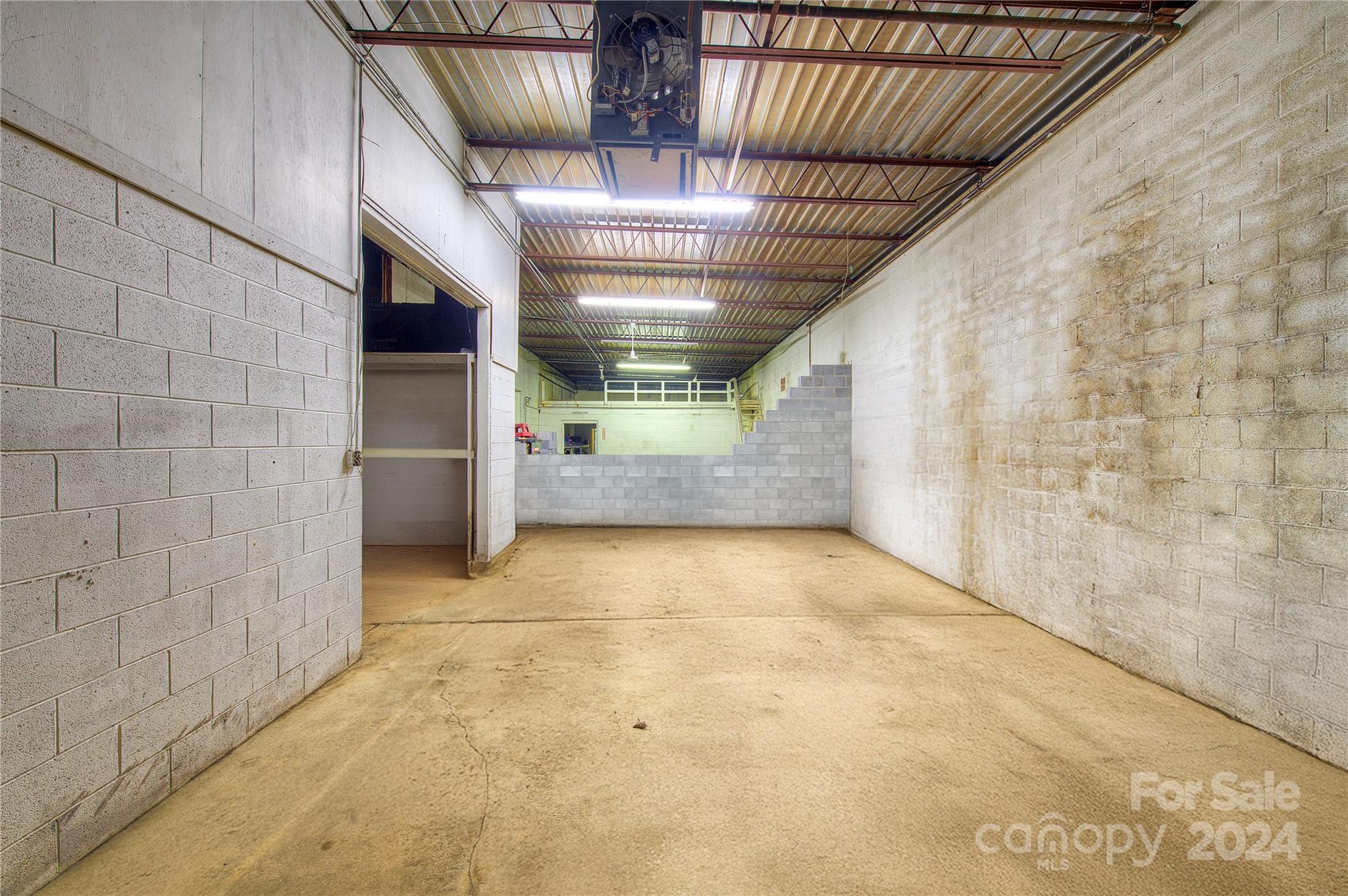 350 Henredon Road Property Photo 17
