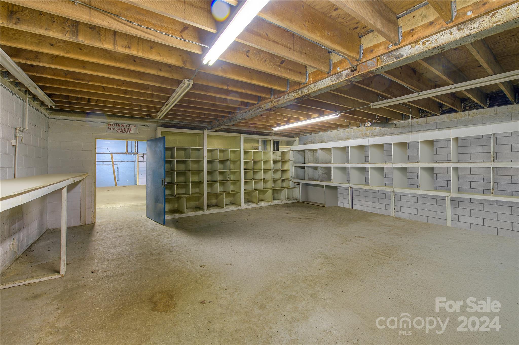 350 Henredon Road Property Photo 18