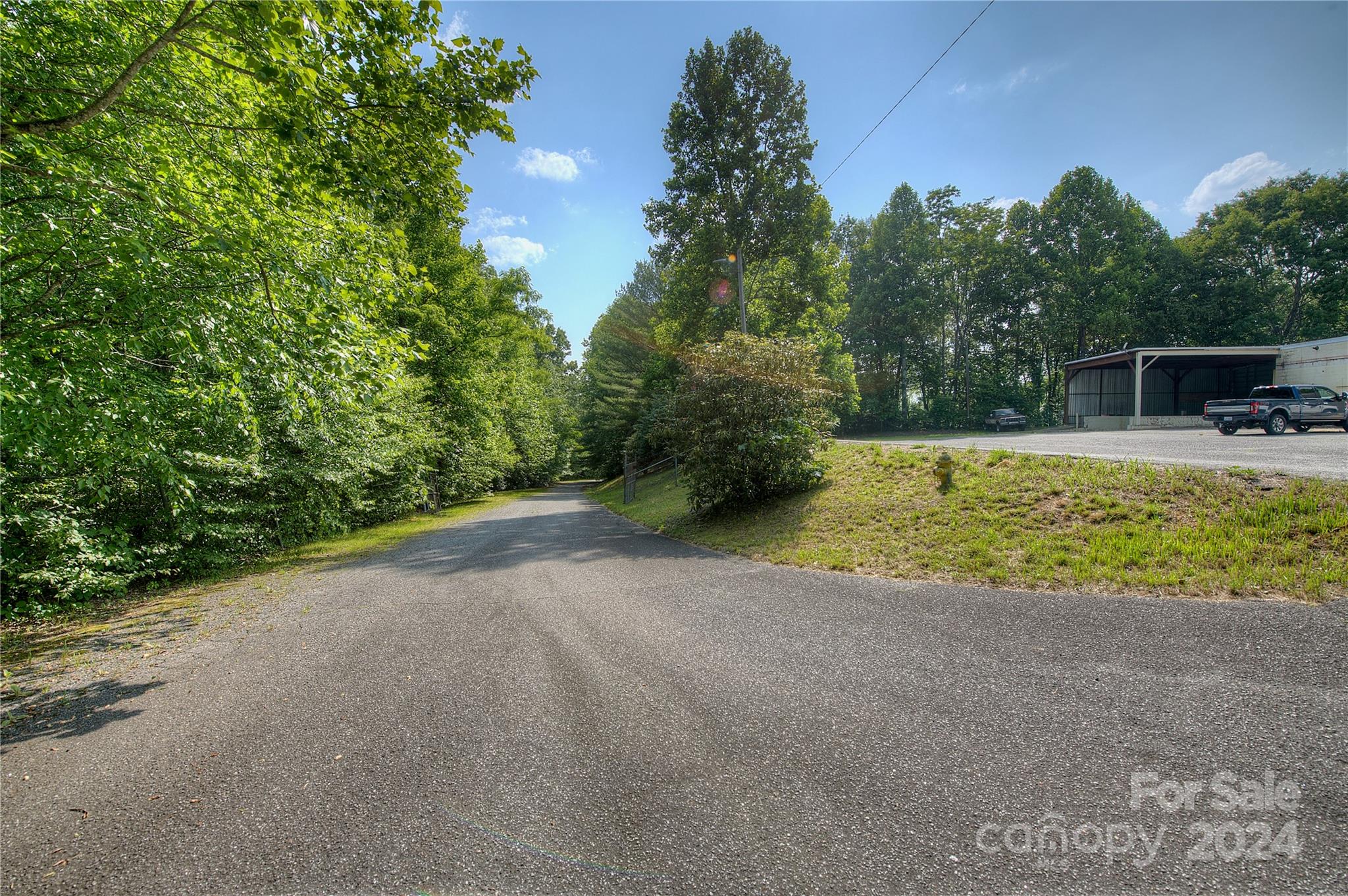 350 Henredon Road Property Photo 28