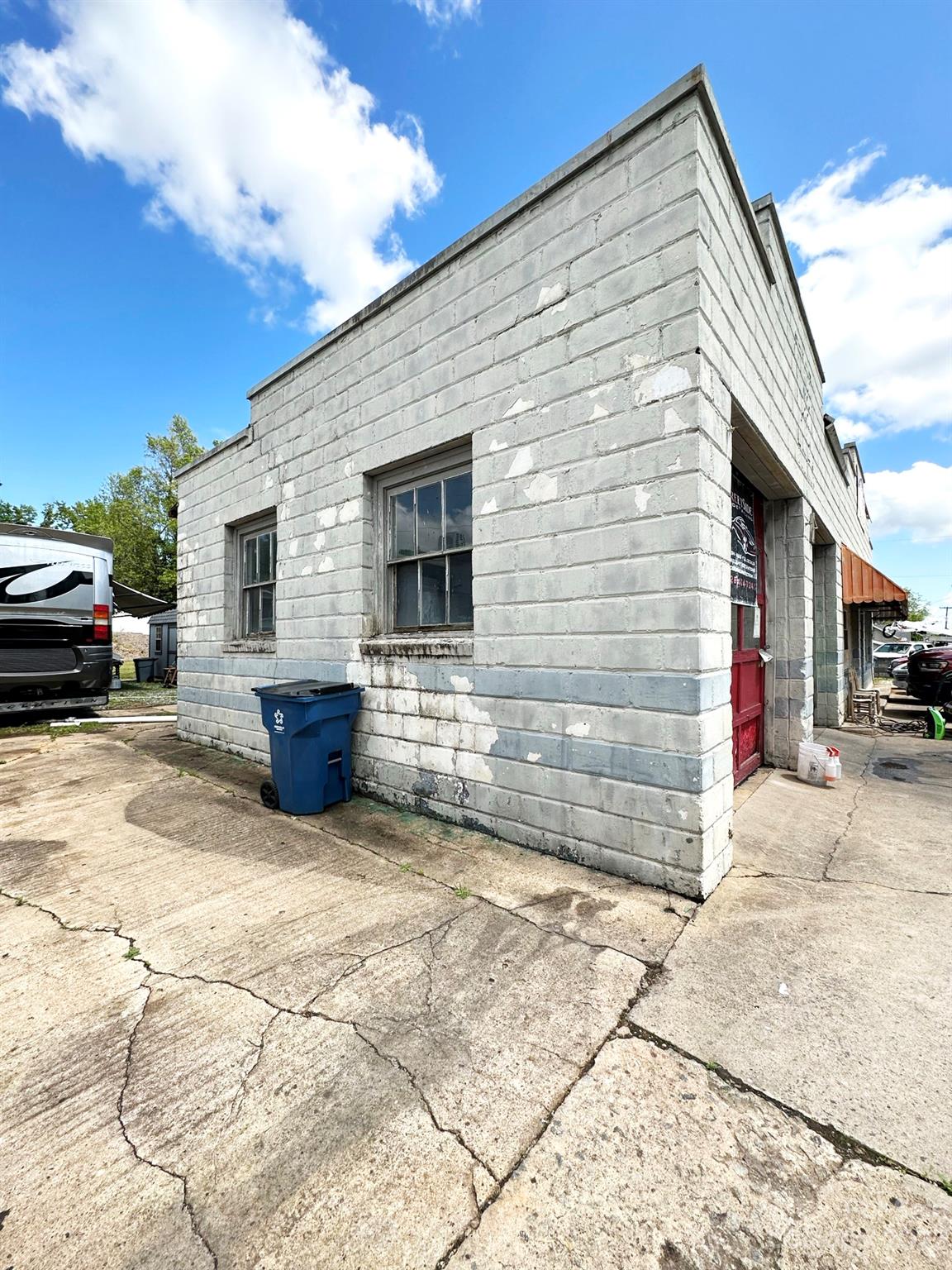 110 S Main Street Property Photo 3