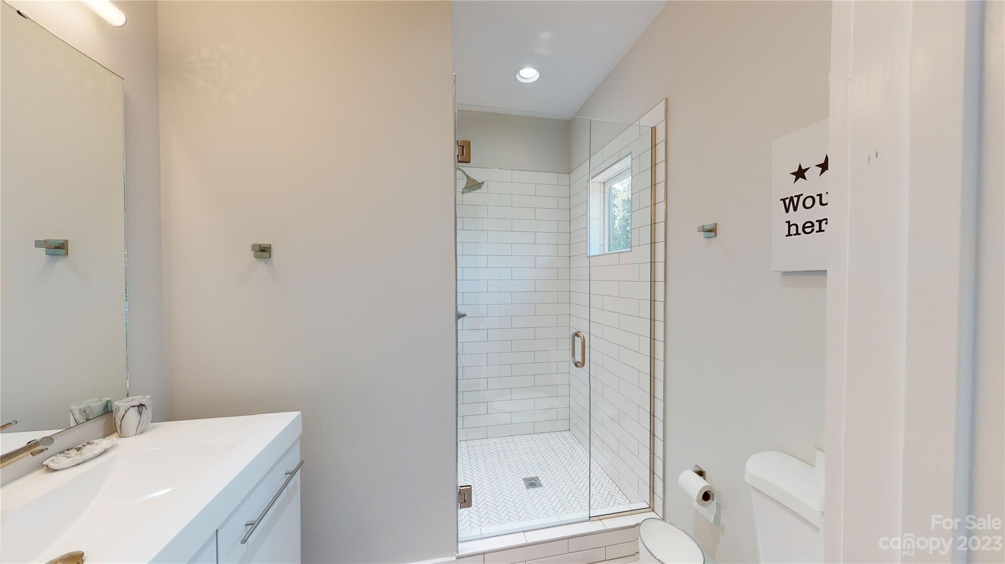840 E 18th Street Property Photo 31