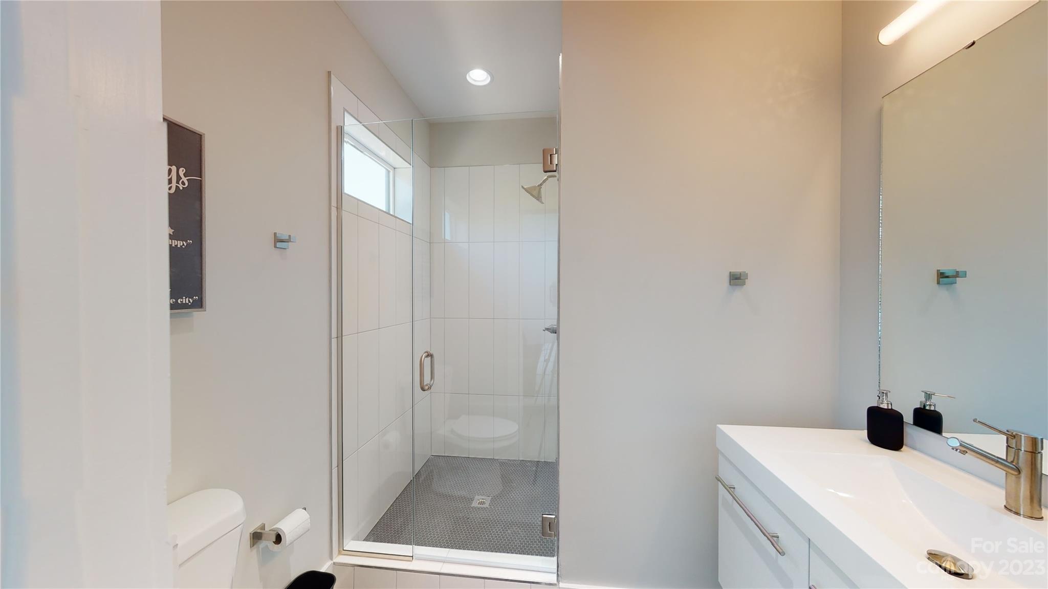 840 E 18th Street Property Photo 35