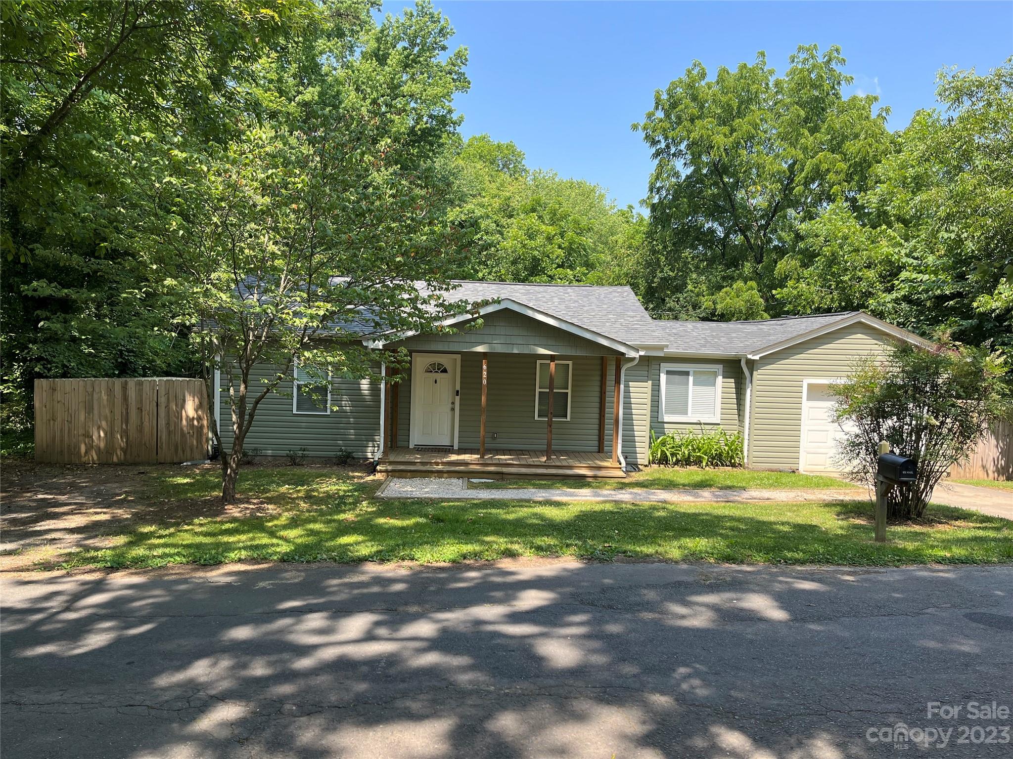 620 Central Avenue Property Photo 2