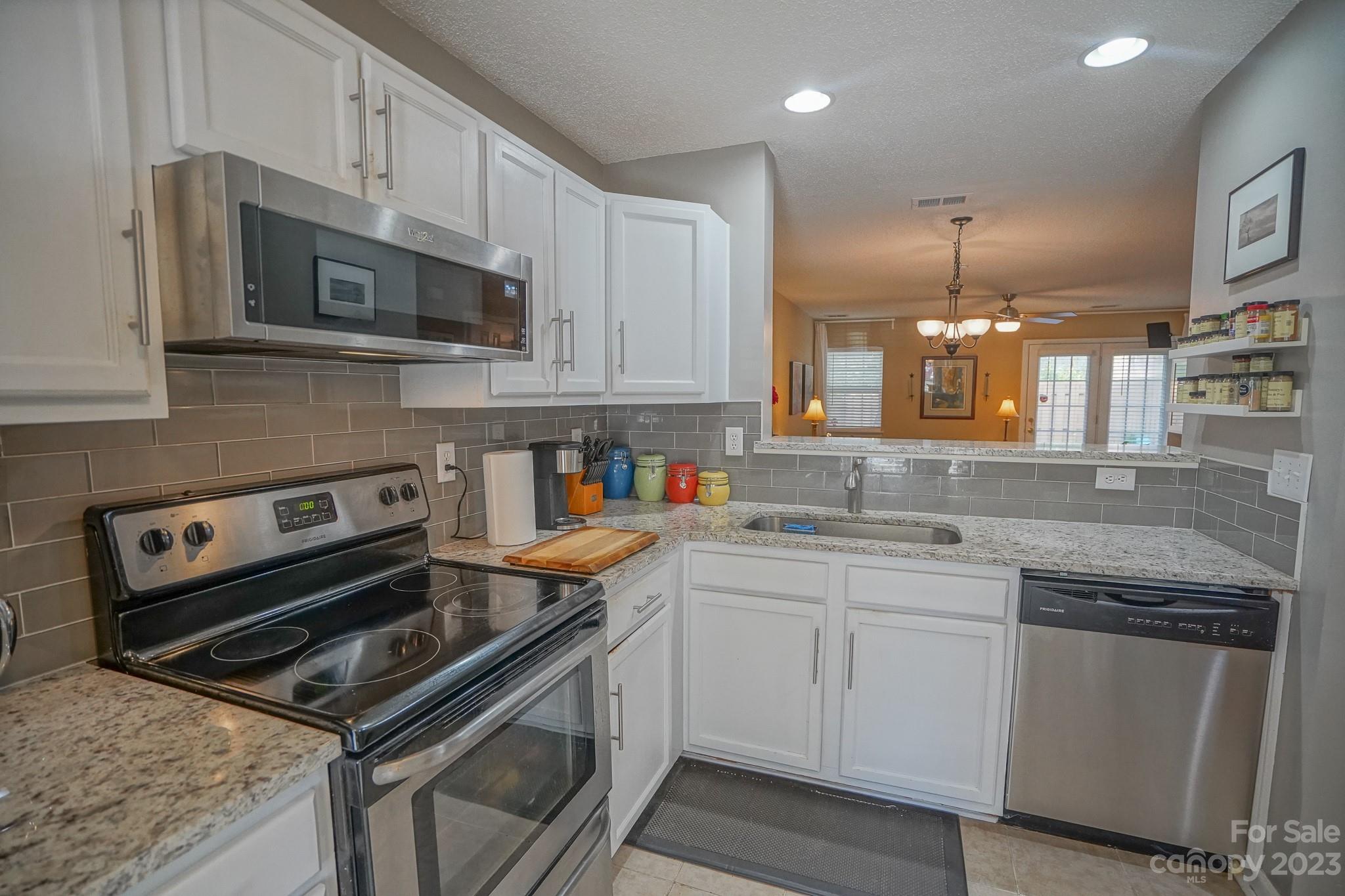 1846 Birch Heights Court Property Photo 4