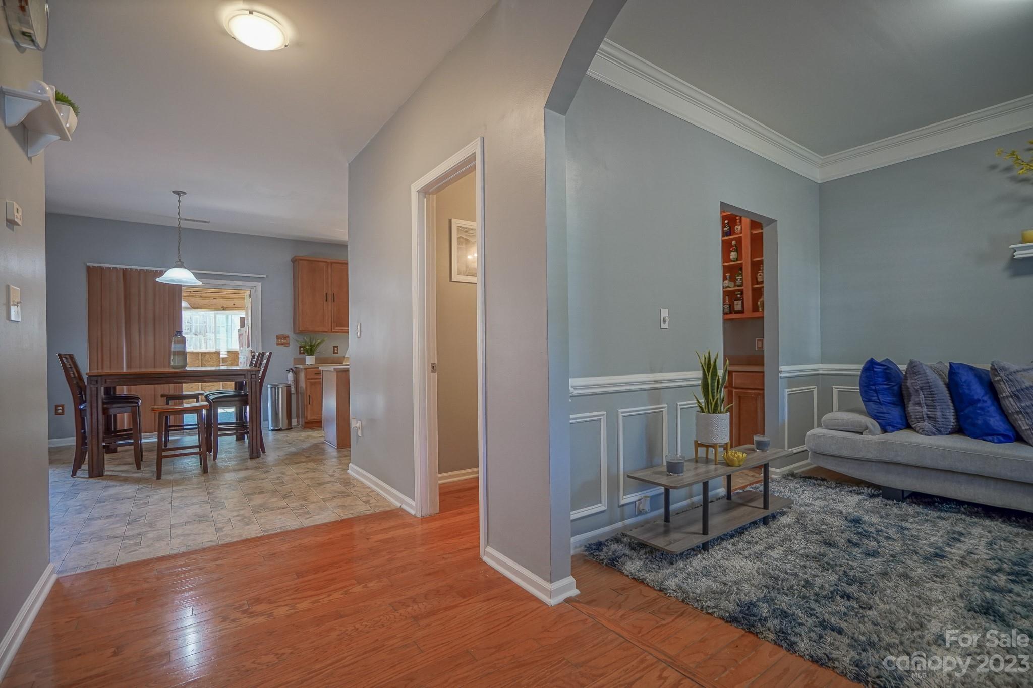 1008 Reigate Road Property Photo 24