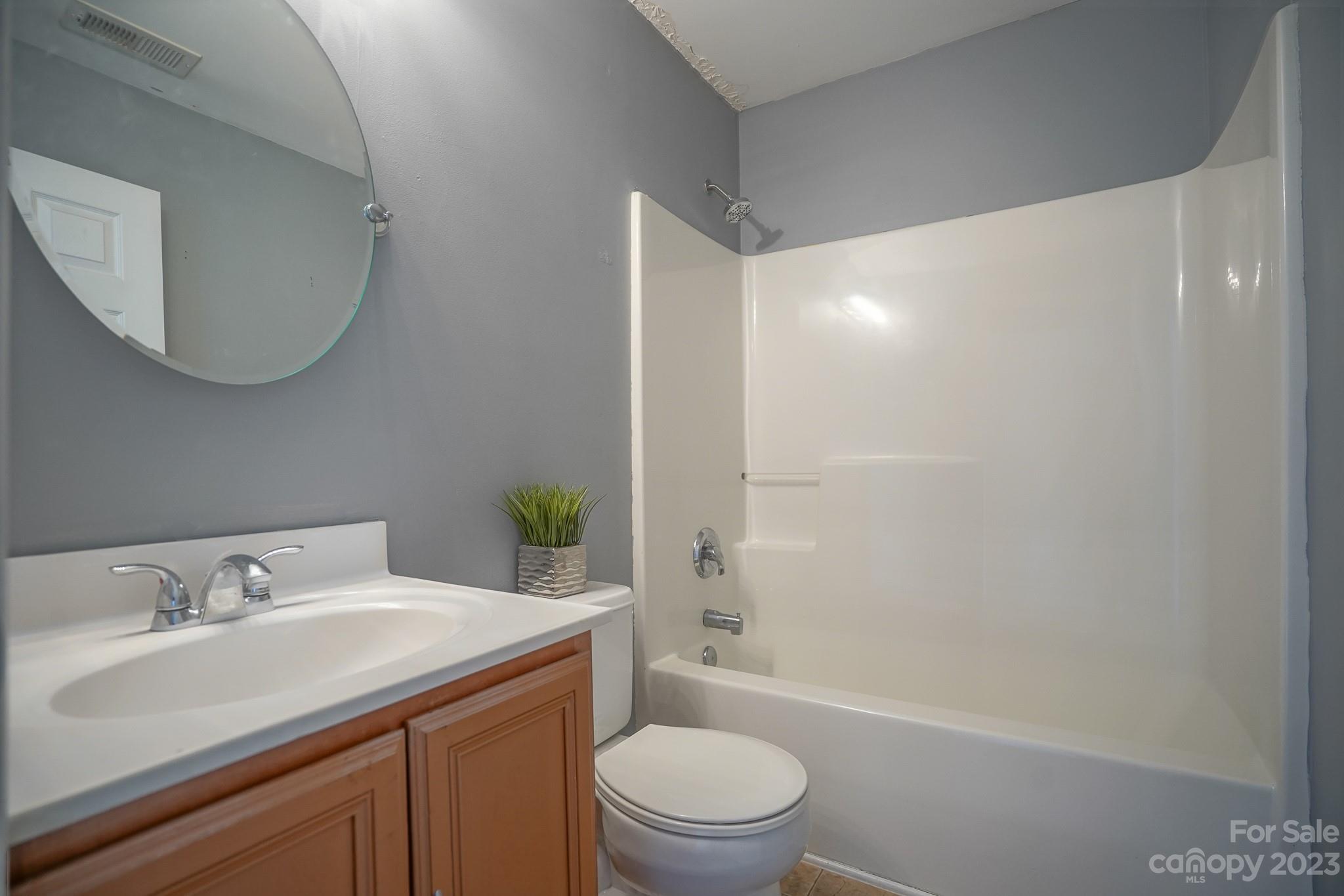 1008 Reigate Road Property Photo 32