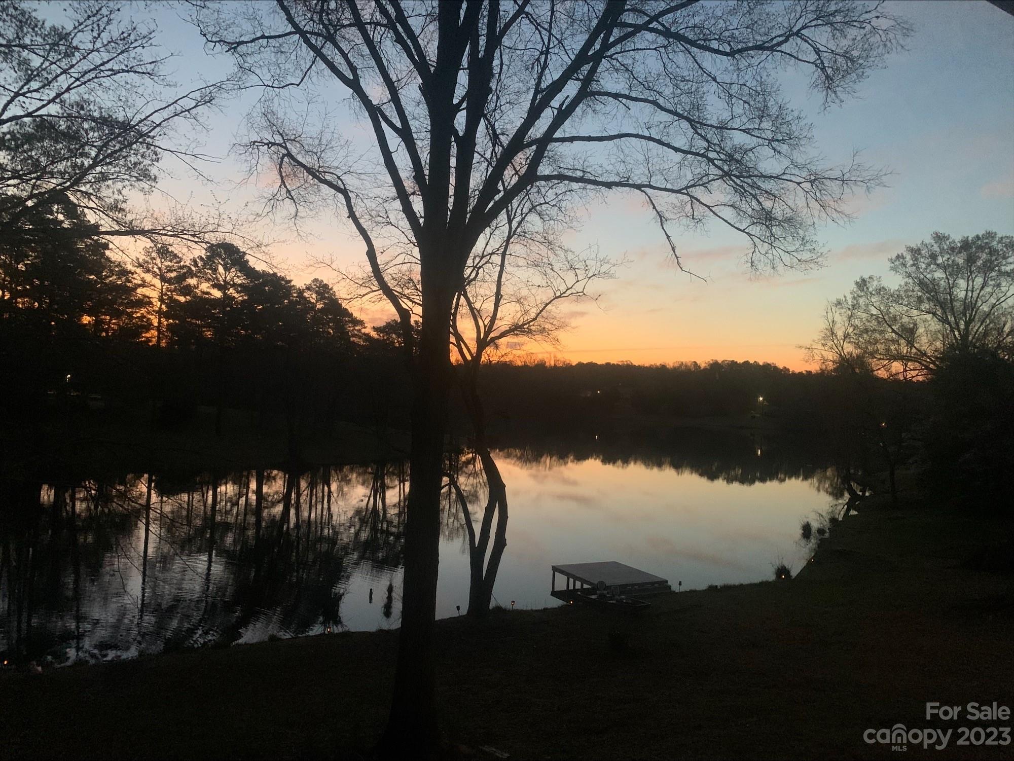 711 Shoreline Drive Property Photo 1