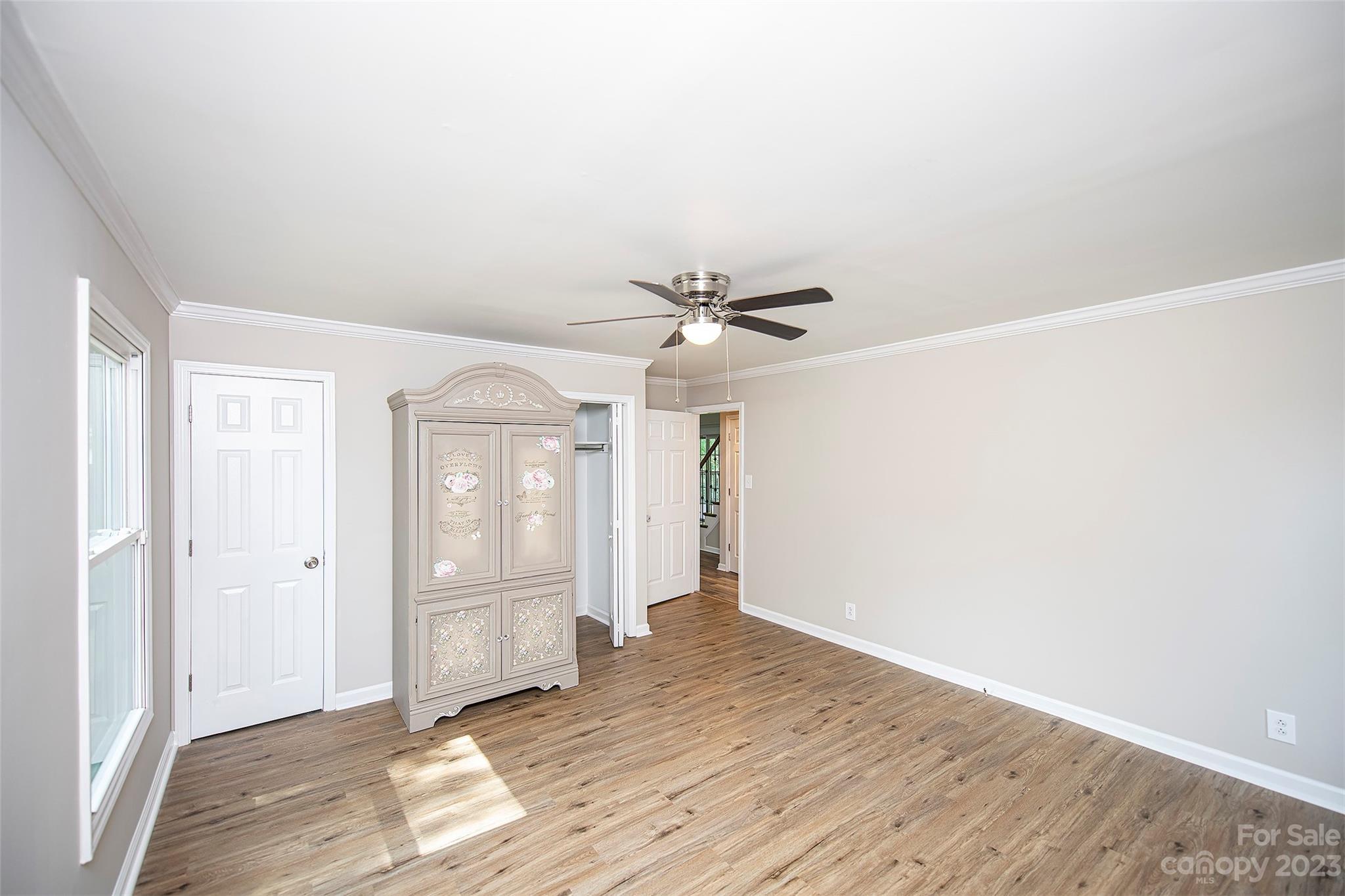 711 Shoreline Drive Property Photo 10