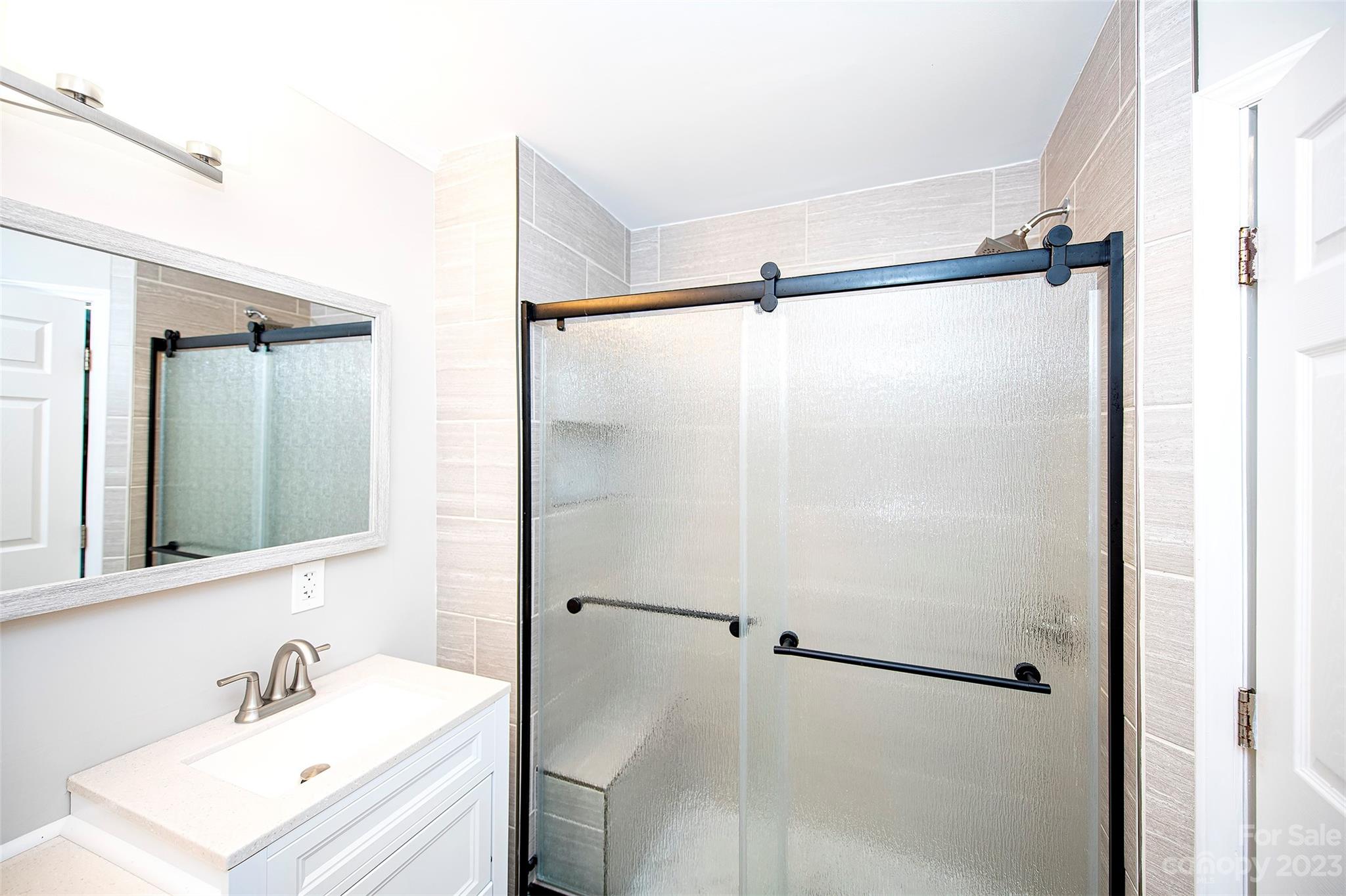 711 Shoreline Drive Property Photo 12