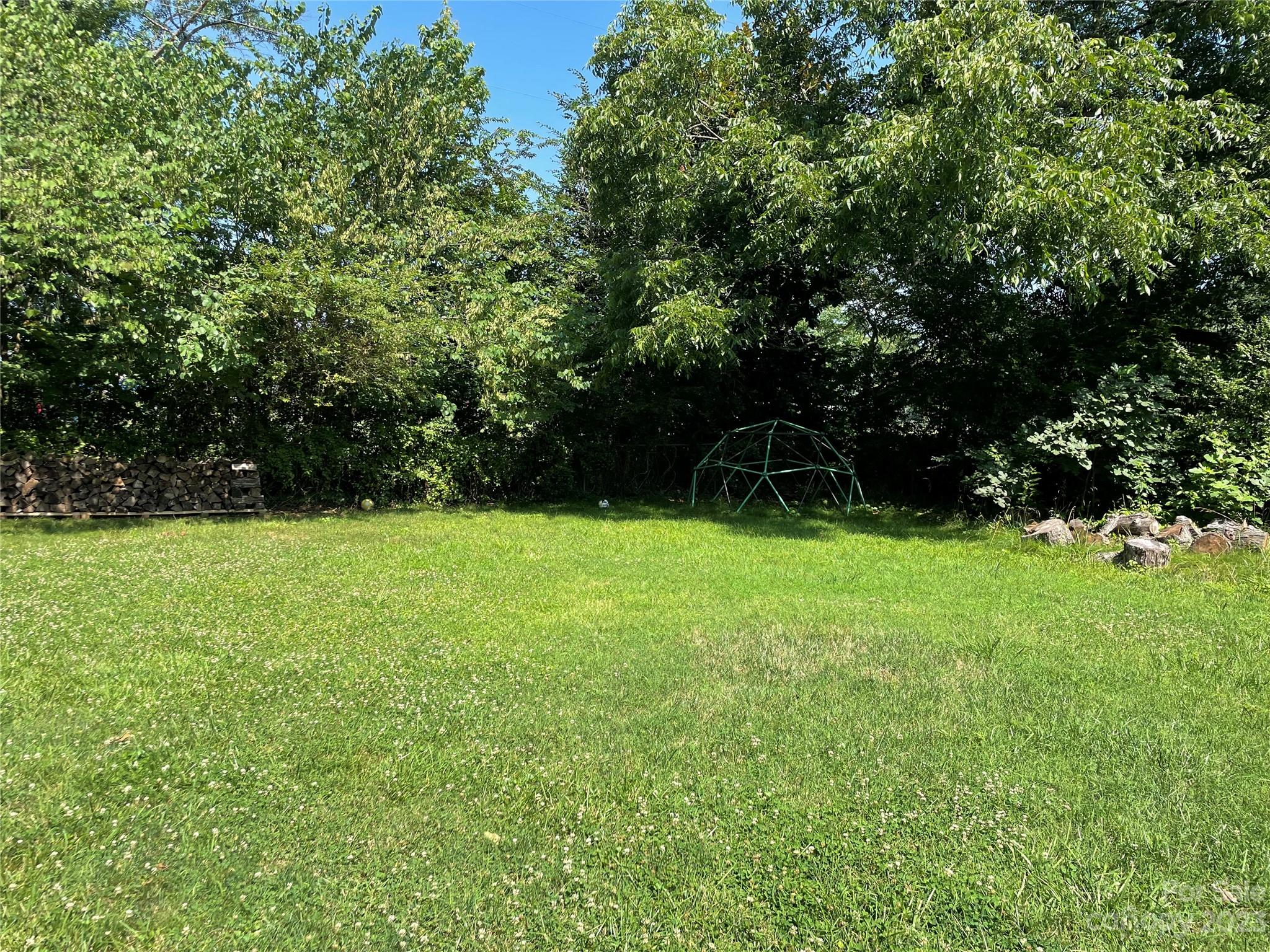 1304 Klondale Avenue Property Photo 3