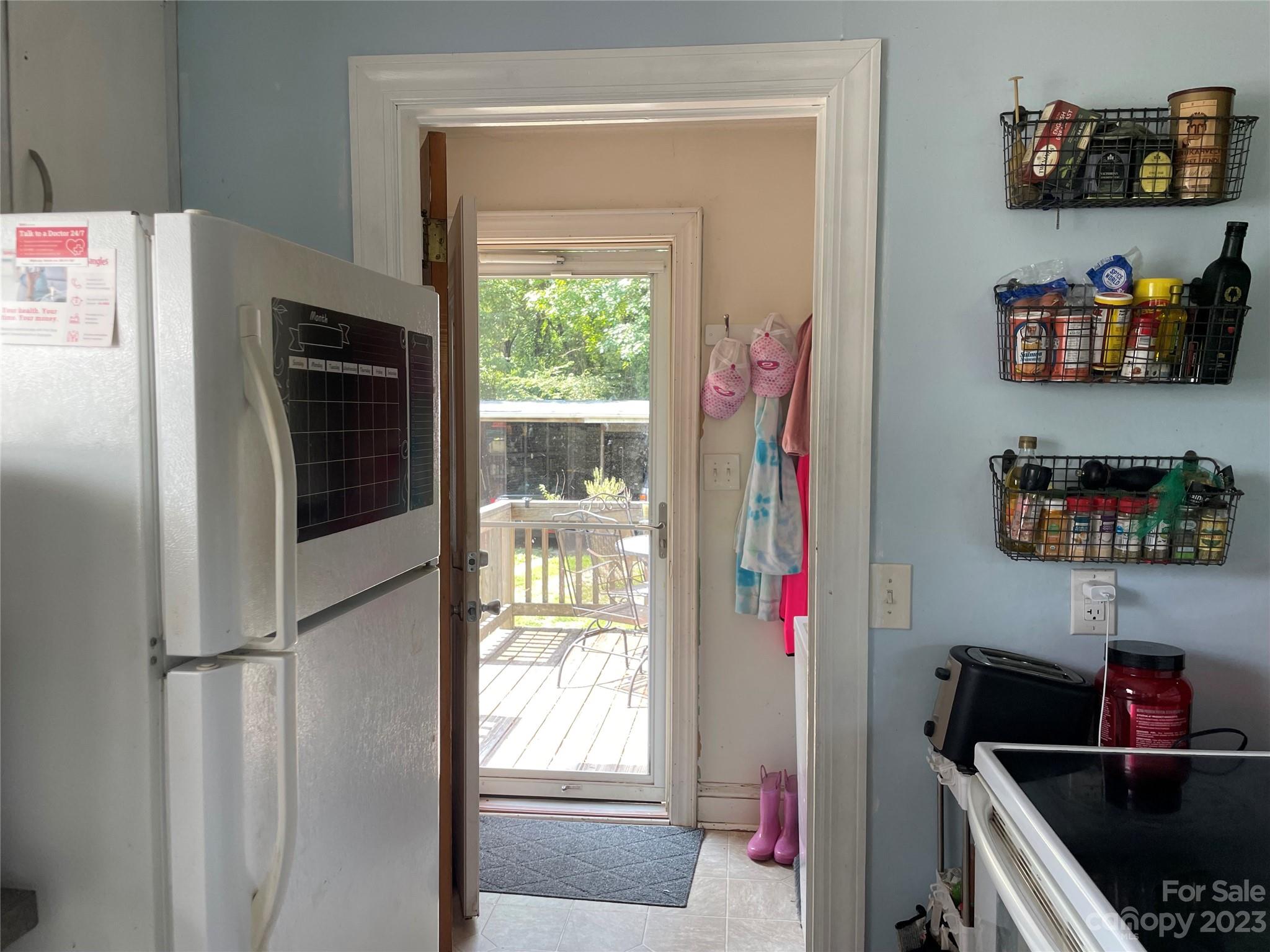 1304 Klondale Avenue Property Photo 12