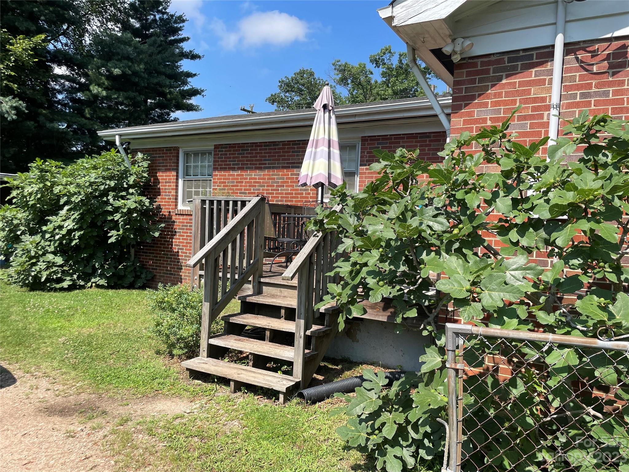 1304 Klondale Avenue Property Photo 13