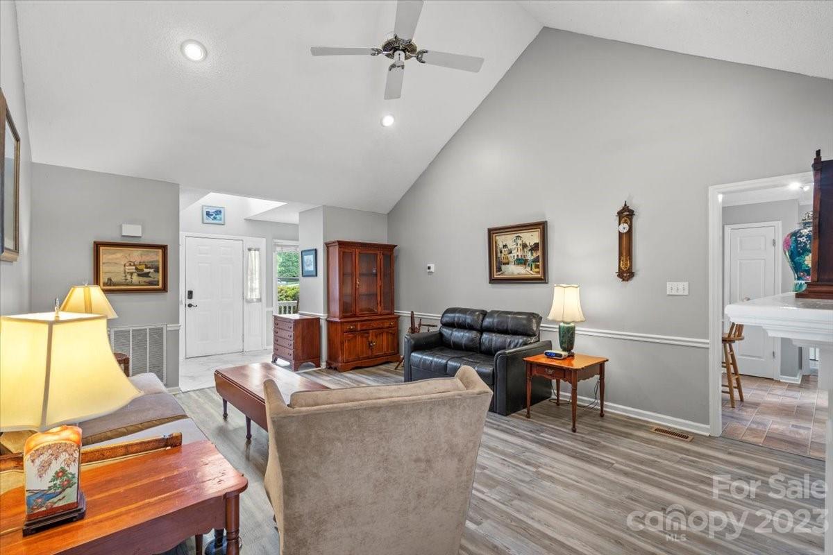 1179 Morrocroft Trail Property Photo 7