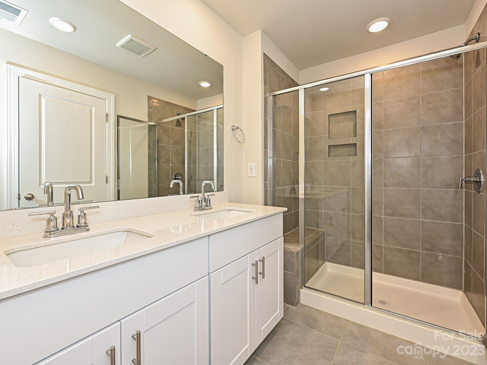 520 Tayberry Lane Property Photo 8