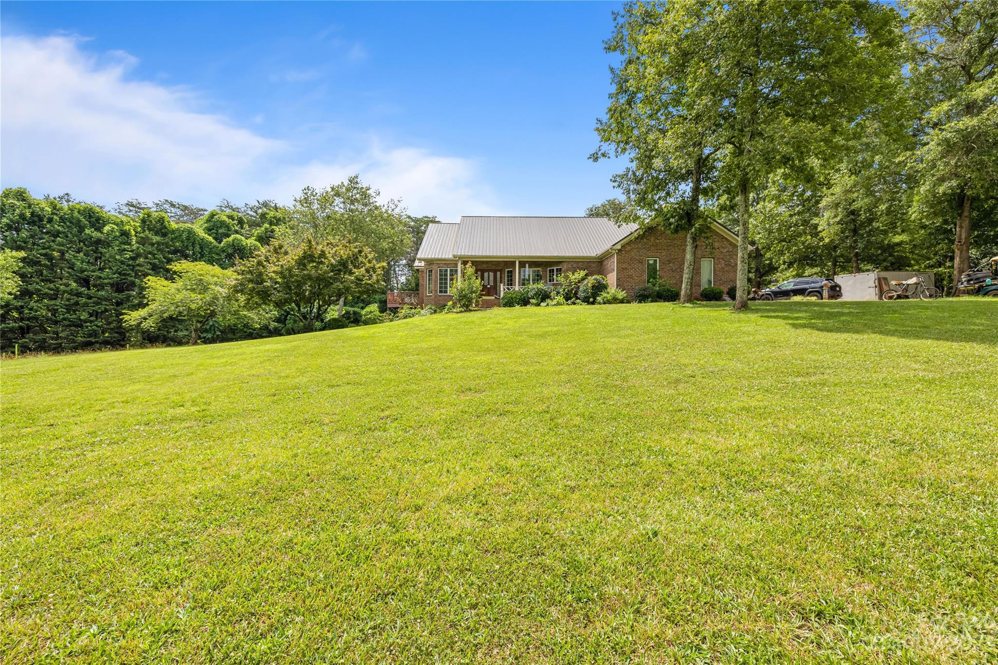 175 Lake View Drive Property Photo 1