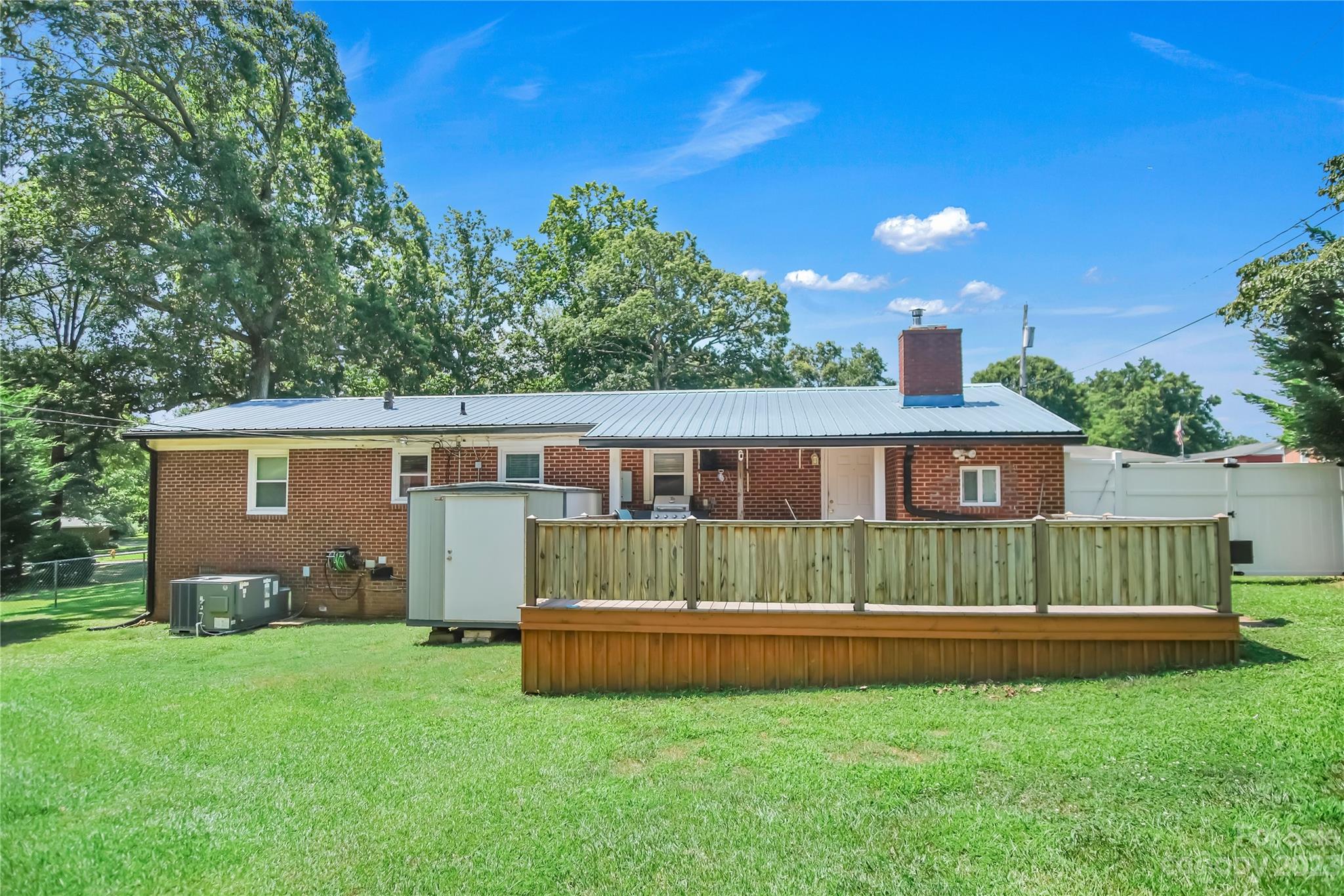 605 Jackson Street Property Photo 3