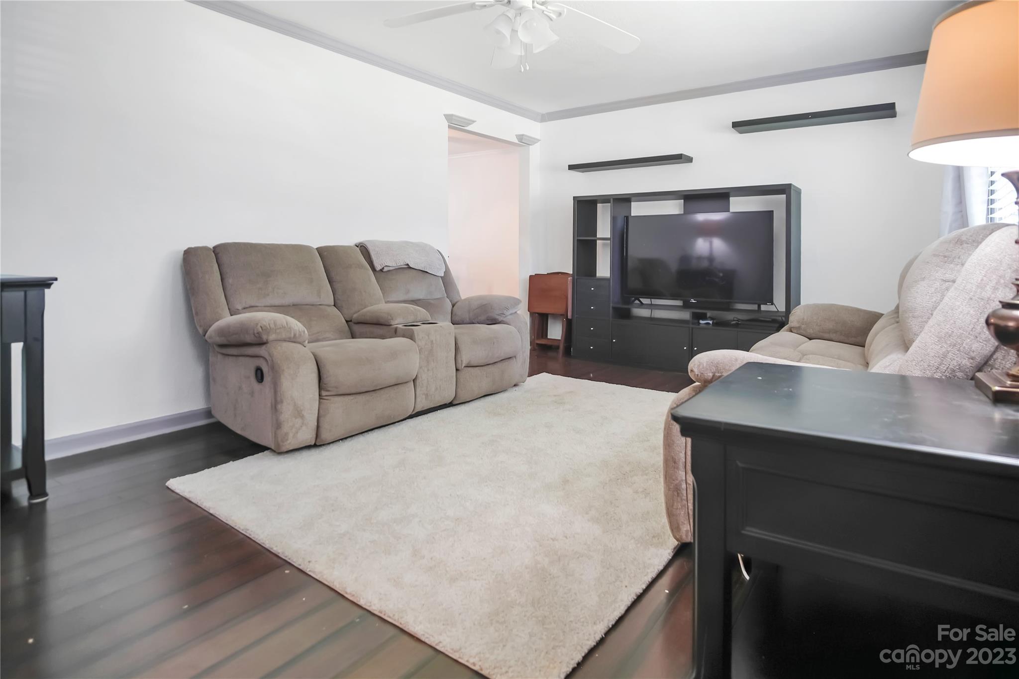 605 Jackson Street Property Photo 6